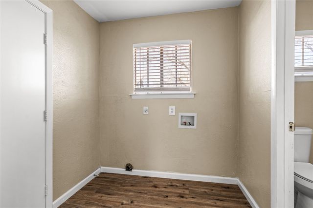 2624 Woodlawn Drive, Ennis, TX 75119