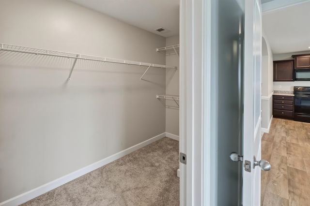 680 Spartan Commodor Ln, Inman, SC 29349