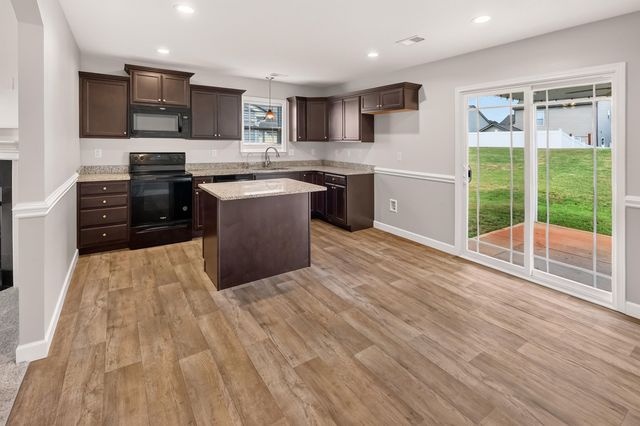 680 Spartan Commodor Ln, Inman, SC 29349
