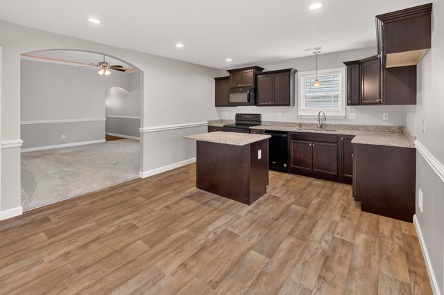 680 Spartan Commodor Ln, Inman, SC 29349
