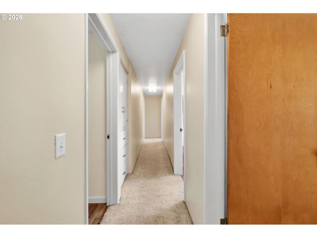 1385 BEEBE Ln, Eugene, OR 97404