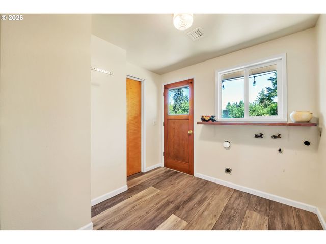 1385 BEEBE Ln, Eugene, OR 97404