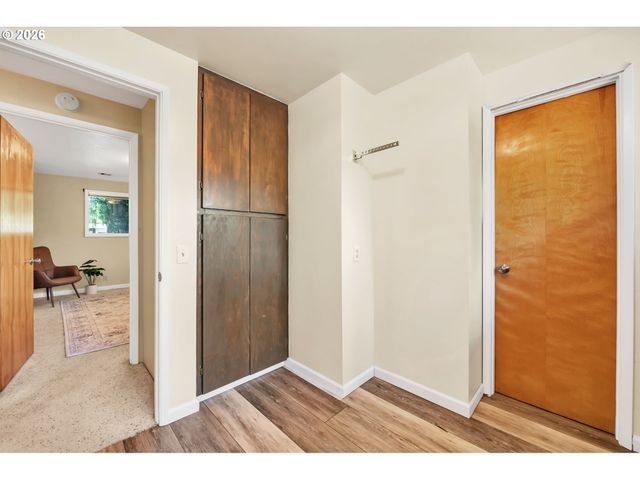 1385 BEEBE Ln, Eugene, OR 97404