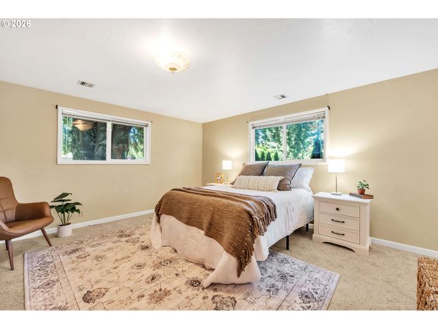 1385 BEEBE Ln, Eugene, OR 97404