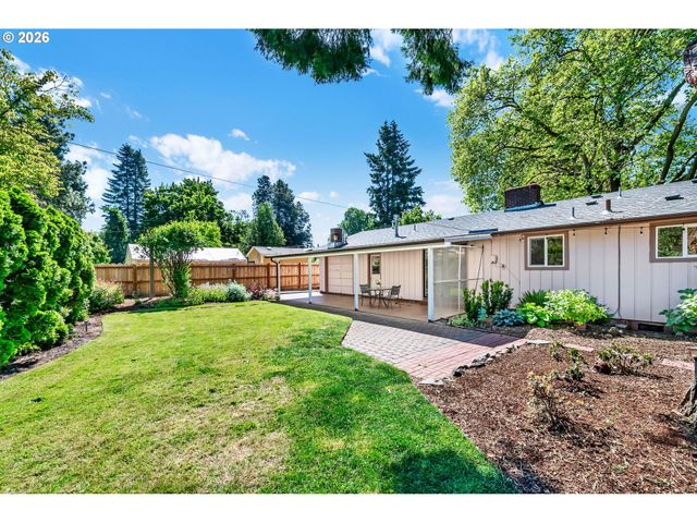 1385 BEEBE Ln, Eugene, OR 97404