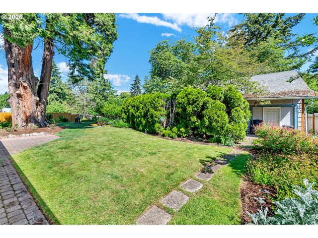 1385 BEEBE Ln, Eugene, OR 97404