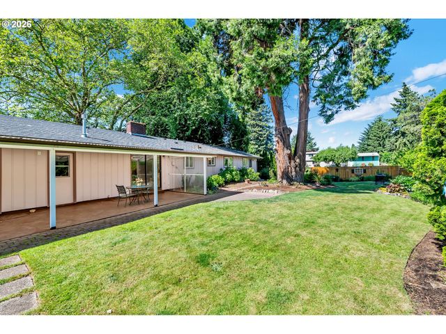1385 BEEBE Ln, Eugene, OR 97404