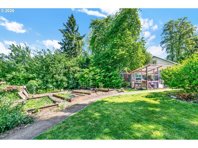 1385 BEEBE Ln, Eugene, OR 97404