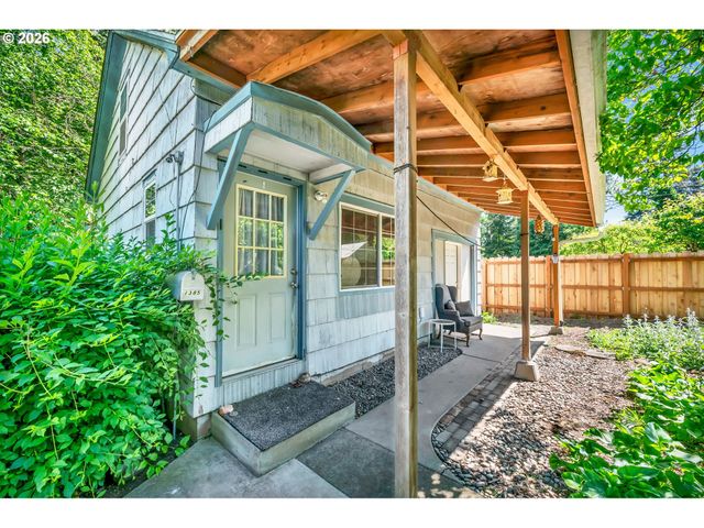 1385 BEEBE Ln, Eugene, OR 97404