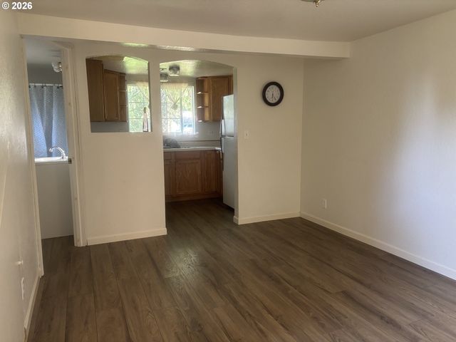1385 BEEBE Ln, Eugene, OR 97404