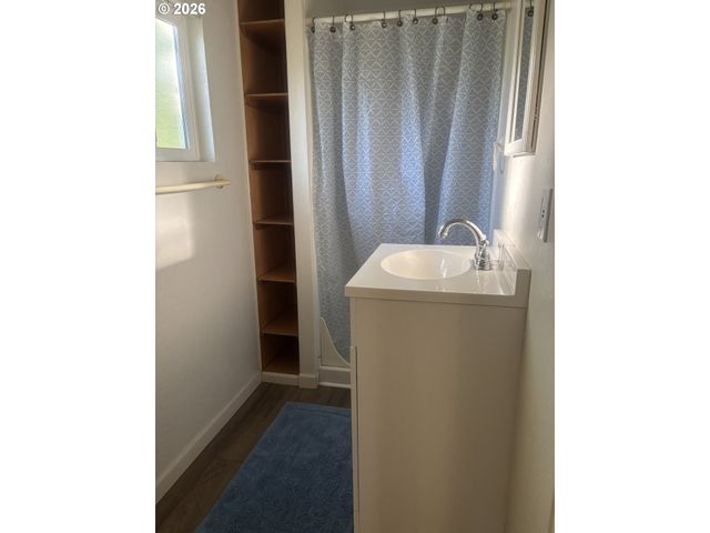 1385 BEEBE Ln, Eugene, OR 97404