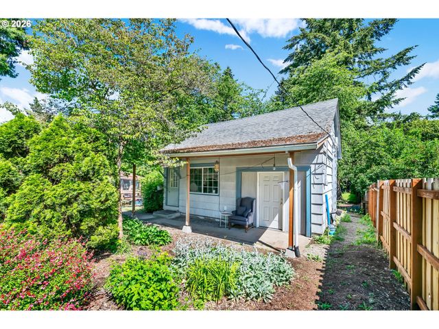 1385 BEEBE Ln, Eugene, OR 97404