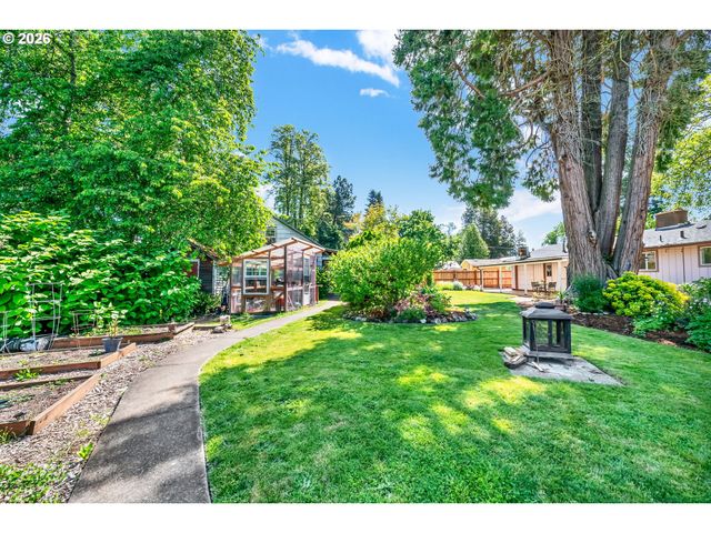 1385 BEEBE Ln, Eugene, OR 97404