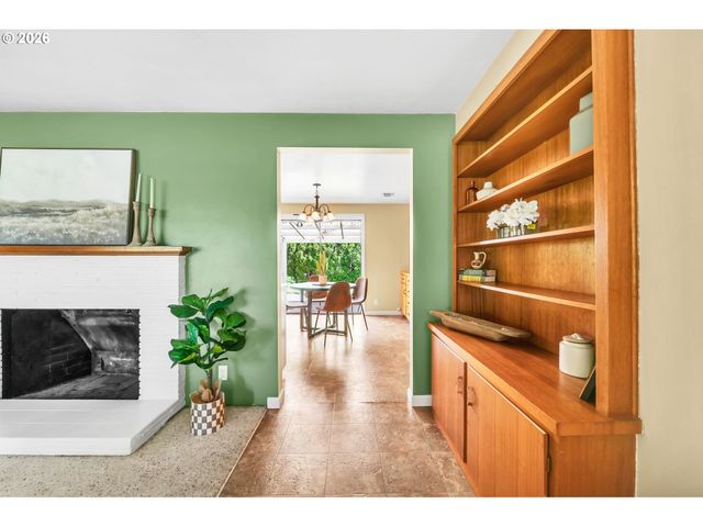 1385 BEEBE Ln, Eugene, OR 97404