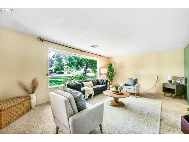 1385 BEEBE Ln, Eugene, OR 97404