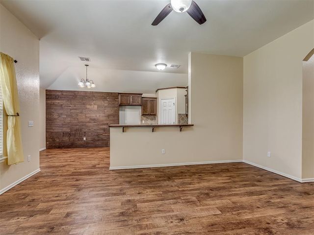 11233 NW 99th Street, Yukon, OK 73099