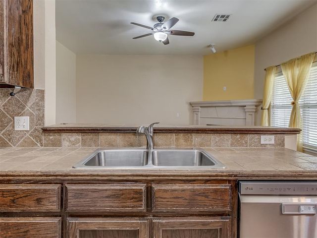 11233 NW 99th Street, Yukon, OK 73099