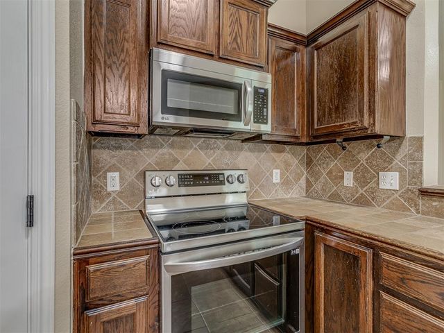 11233 NW 99th Street, Yukon, OK 73099