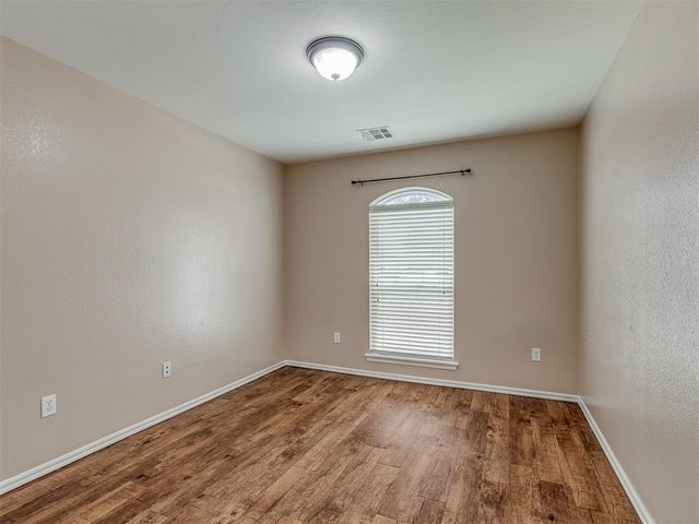 11233 NW 99th Street, Yukon, OK 73099
