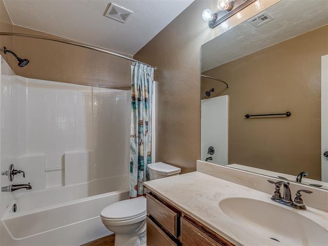 11233 NW 99th Street, Yukon, OK 73099