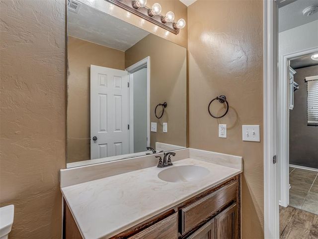 11233 NW 99th Street, Yukon, OK 73099