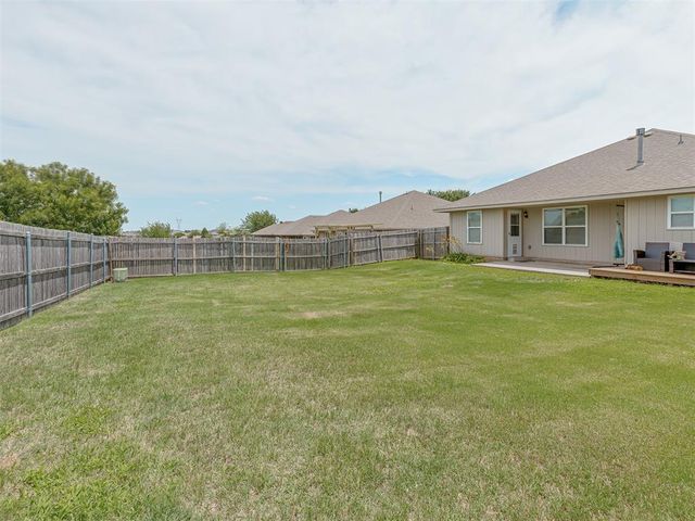 11233 NW 99th Street, Yukon, OK 73099