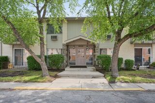 8932 Steven Drive 2C, Des Plaines, IL 60016