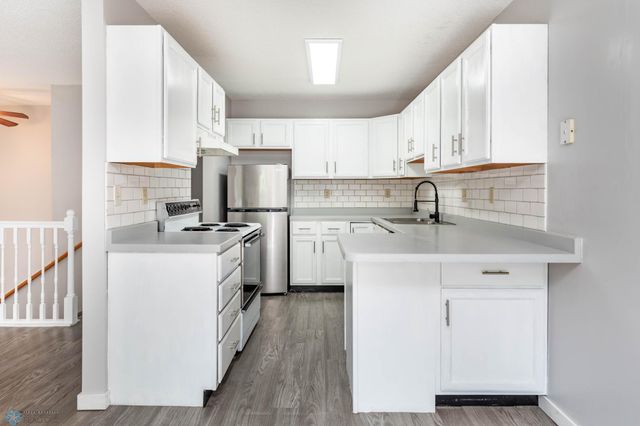 3050 18th Street S, Fargo, ND 58103