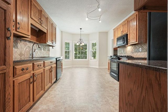 710 Bedford Trace, Canton, GA 30114