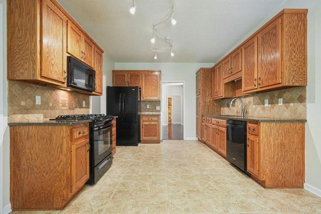 710 Bedford Trace, Canton, GA 30114