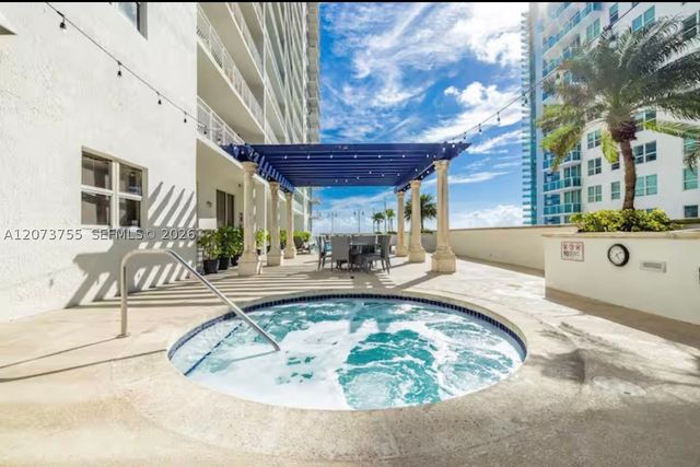 1200 Brickell Bay Dr 4101, Miami, FL 33131