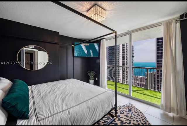 1200 Brickell Bay Dr 4101, Miami, FL 33131