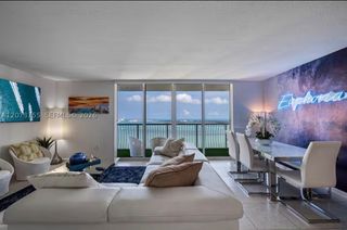 1200 Brickell Bay Dr 4101, Miami, FL 33131