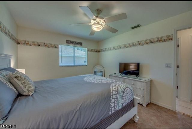 318 SW 28th ST, Cape Coral, FL 33914