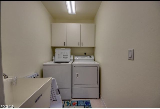 318 SW 28th ST, Cape Coral, FL 33914