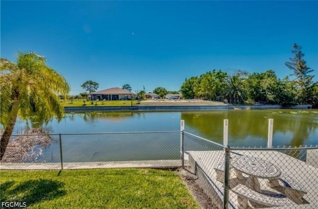 318 SW 28th ST, Cape Coral, FL 33914