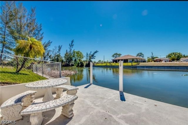 318 SW 28th ST, Cape Coral, FL 33914