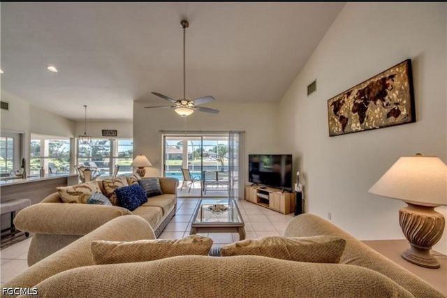 318 SW 28th ST, Cape Coral, FL 33914