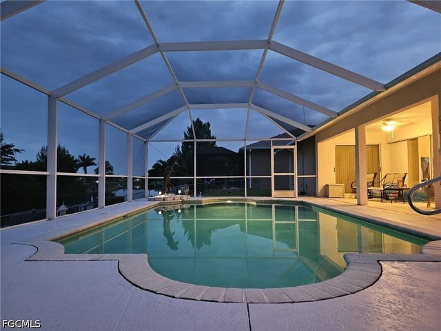 318 SW 28th ST, Cape Coral, FL 33914