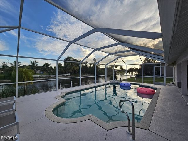 318 SW 28th ST, Cape Coral, FL 33914