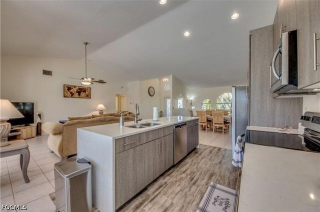 318 SW 28th ST, Cape Coral, FL 33914