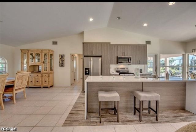 318 SW 28th ST, Cape Coral, FL 33914