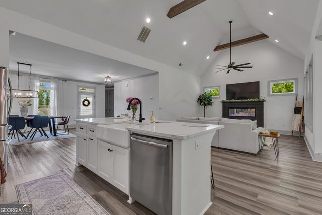 215 Greyfairs Avenue, Senoia, GA 30276