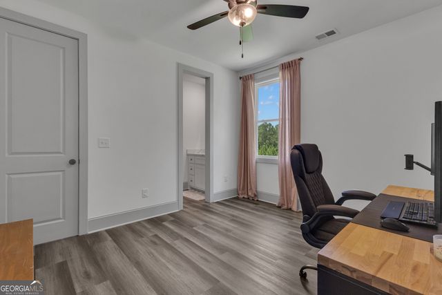 215 Greyfairs Avenue, Senoia, GA 30276