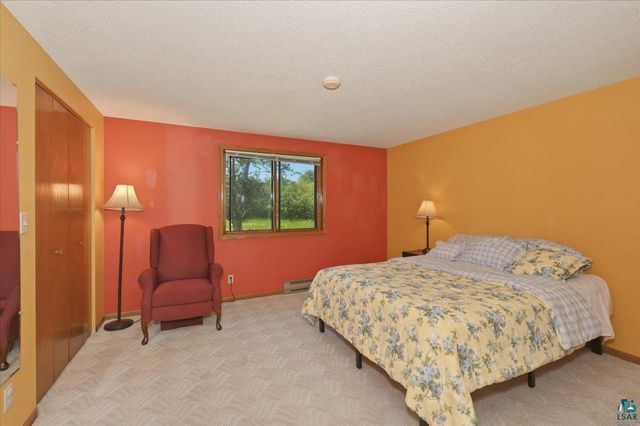 2 Willow St, Superior, WI 54880