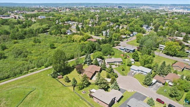 2 Willow St, Superior, WI 54880