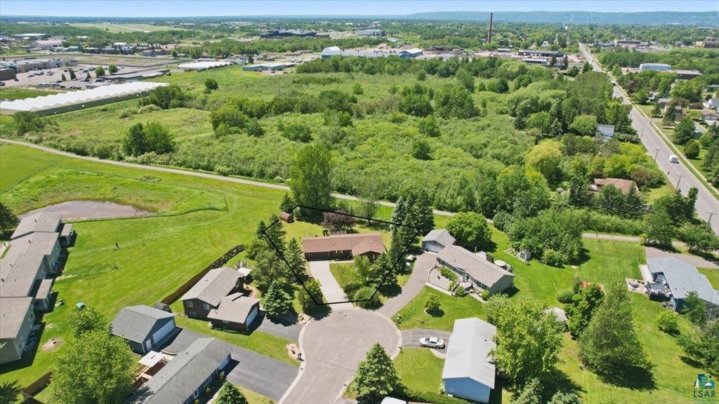 2 Willow St, Superior, WI 54880
