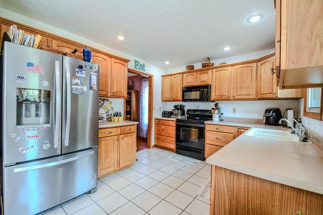1704 Echo Lake Drive 1704 Echo Lake Drive, Piqua, OH 45356