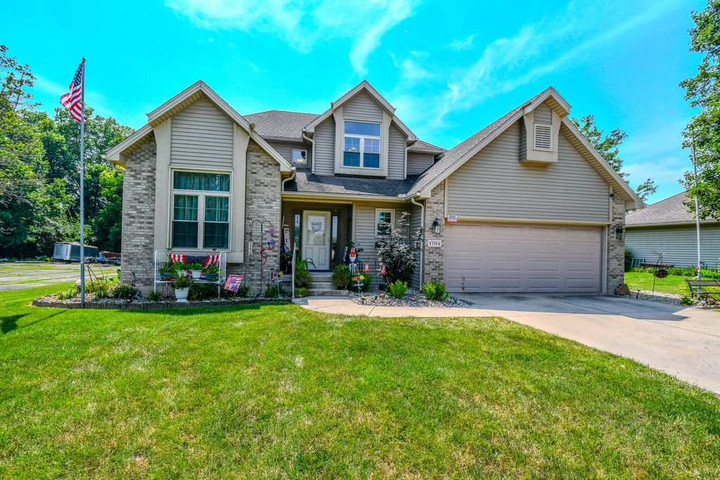1704 Echo Lake Drive 1704 Echo Lake Drive, Piqua, OH 45356