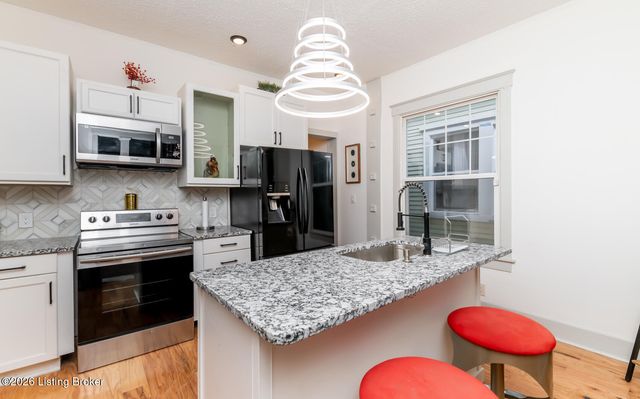 2316 Greenwood Ave, Louisville, KY 40210